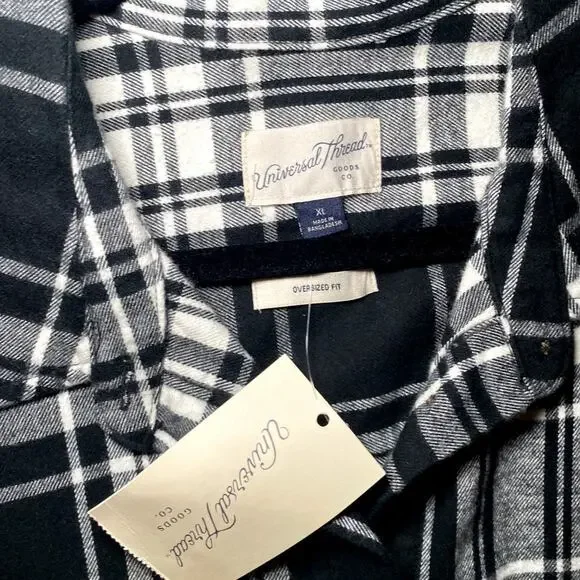 Universal Thread - Black & White Oversized Flannel - XL - Picture 9 of 13
